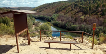 Miradouro sobre a Barragem de Castelo de Bode, foz do Rio Nabão no Zêzere